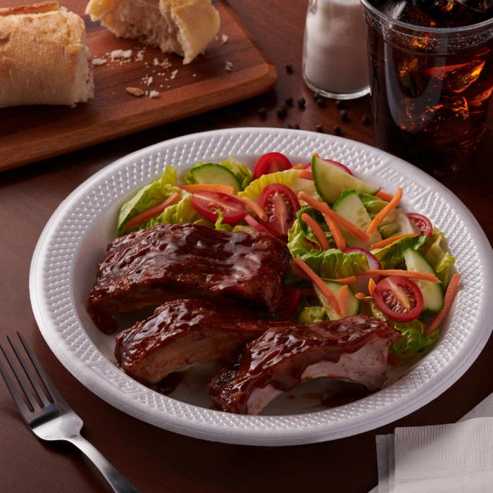 Deluxe Plates and Platters Hefty